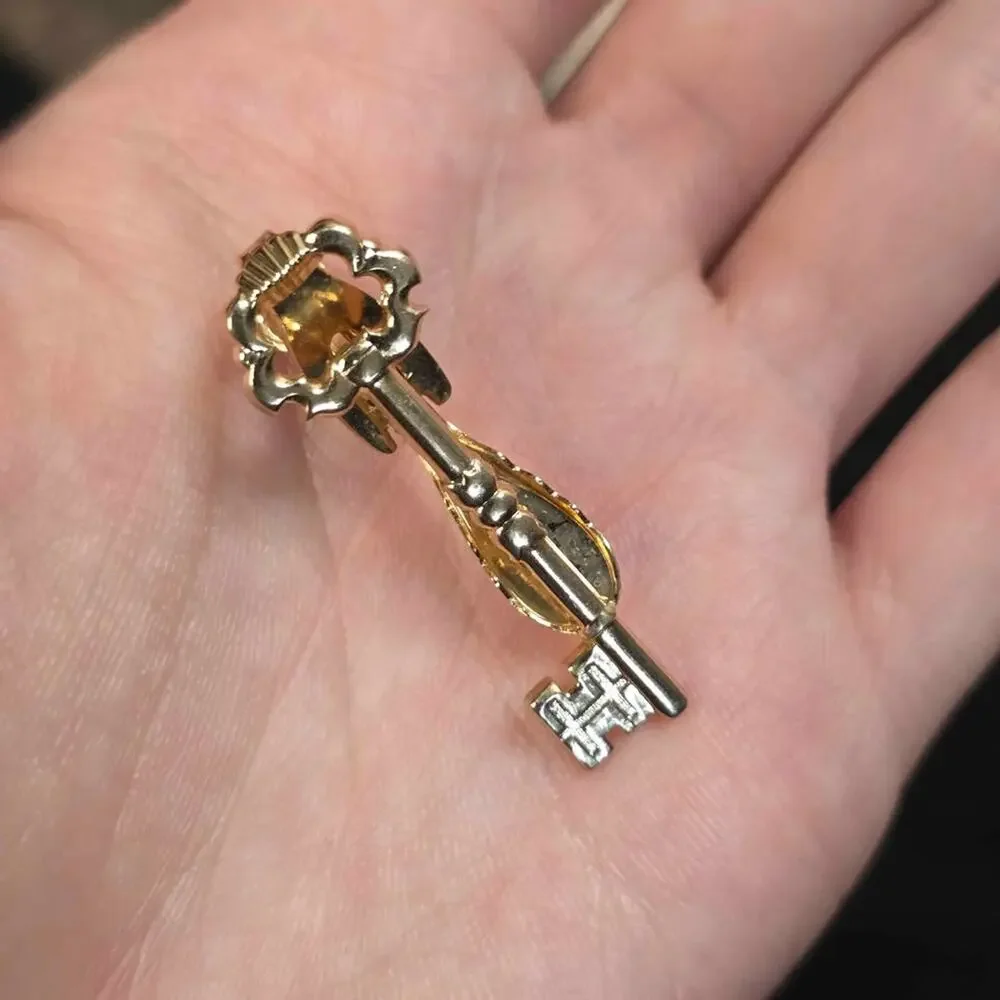 Vintage Hickok Gold Tone Skeleton Key Tie Clip Tie Bar USA